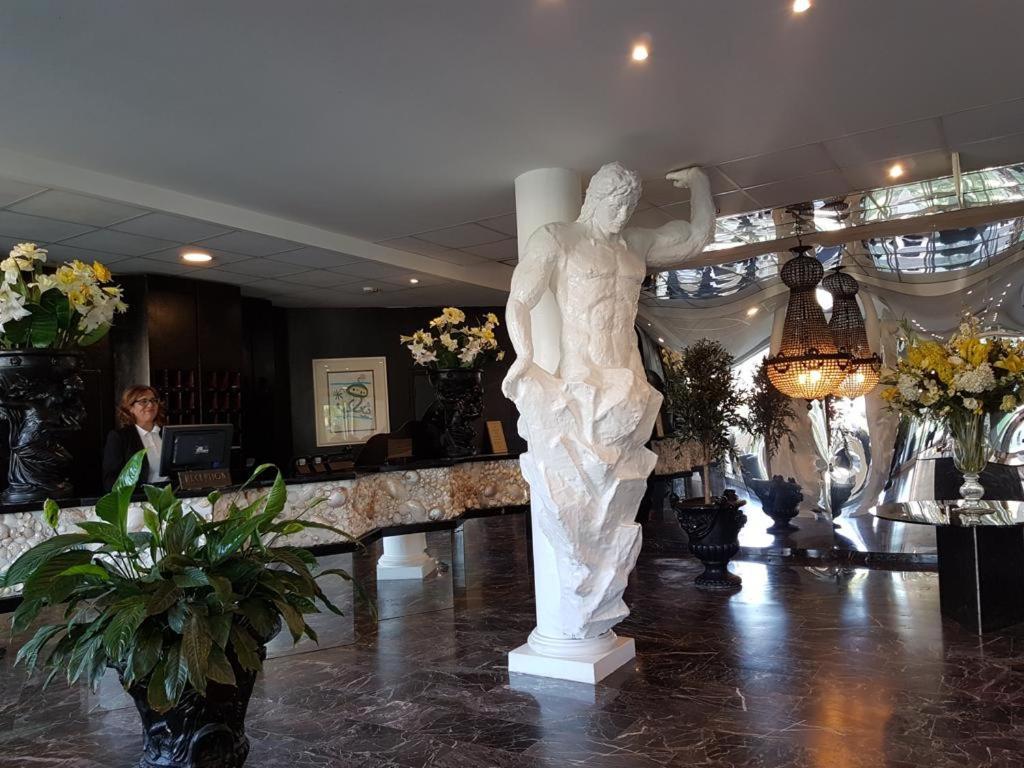 באיה דומיציה Domizia Palace Hotel מראה חיצוני תמונה