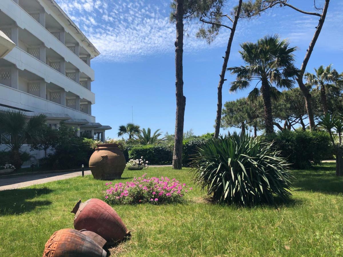 באיה דומיציה Domizia Palace Hotel מראה חיצוני תמונה
