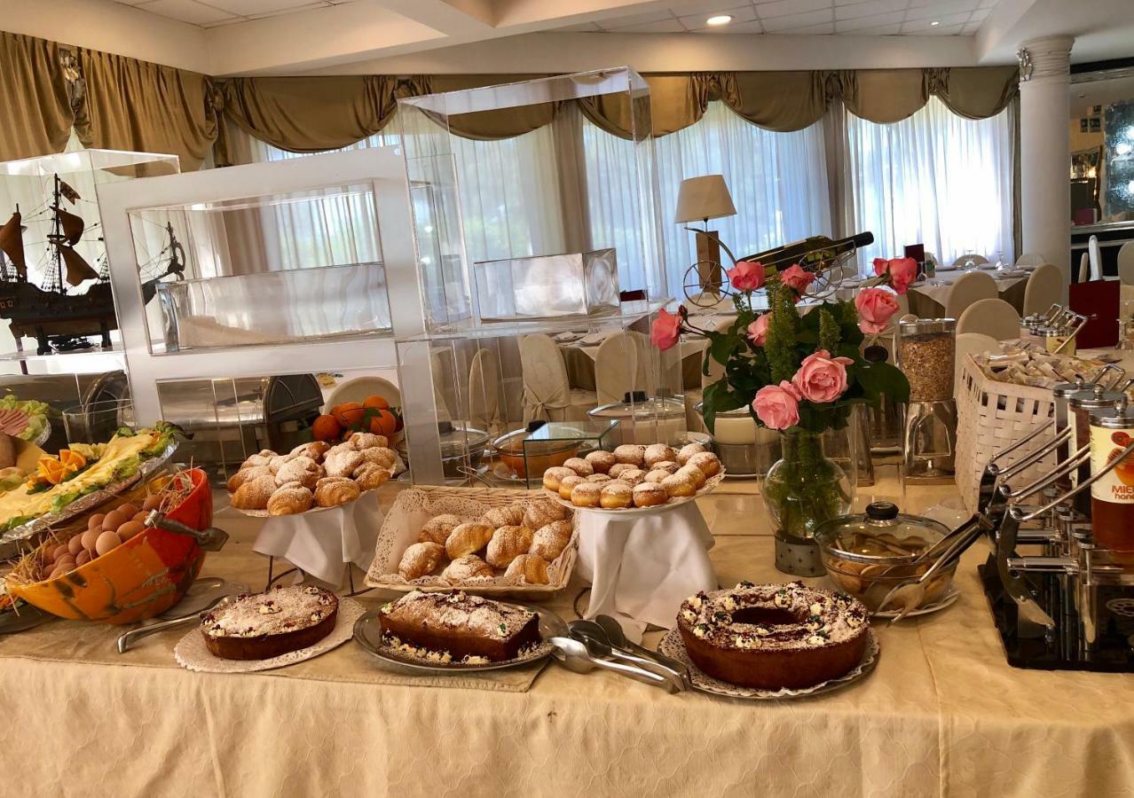 באיה דומיציה Domizia Palace Hotel מראה חיצוני תמונה