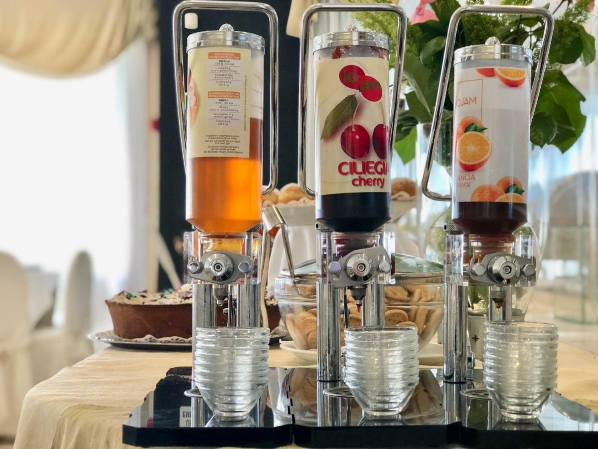 באיה דומיציה Domizia Palace Hotel מראה חיצוני תמונה